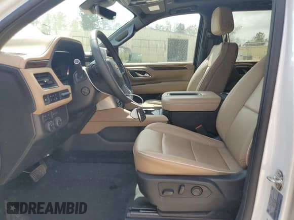 2024 Chevrolet Suburban Premier с VIN 1GNSKFKD7RR200413, выставлен на аукционе Copart как лот 51105795 с пробегом 5 414 миль миль и Списание • Salvage title. История ставок и продаж доступна на DreamBid. Изображение 7.