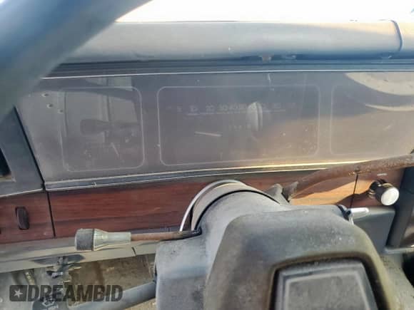 1988 Chevrolet Caprice с VIN 1G1BL51H0JR135955, выставлен на аукционе Copart как лот 62276385 с пробегом Не указан миль и Чистый • Clean title. История ставок и продаж доступна на DreamBid. Изображение 9.