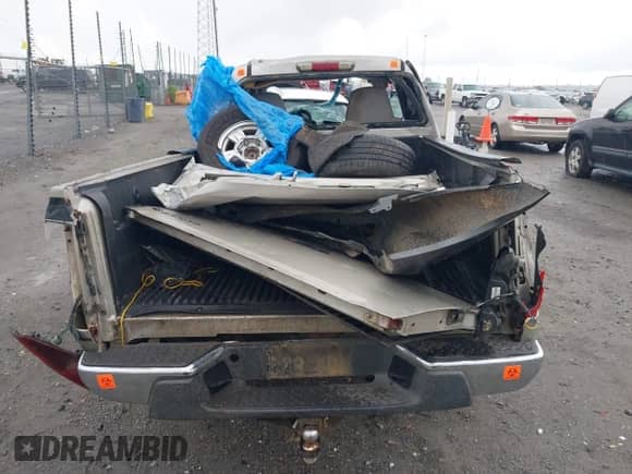 2007 Chevrolet Colorado LS z VIN 1GCCS149078116168, wystawiony jako IAAI lot #40333886 z przebiegiem Nie podano mil oraz . Historia ofert i sprzedaży dostępna na DreamBid. Obrazek 13.