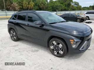 2024 Hyundai Kona SEL z VIN KM8HB3AB4RU179840, wystawiony jako Copart lot #71018034 z przebiegiem 2 017 mil mil oraz Szkoda całkowita • Salvage title. Historia ofert i sprzedaży dostępna na DreamBid. Obrazek 4.