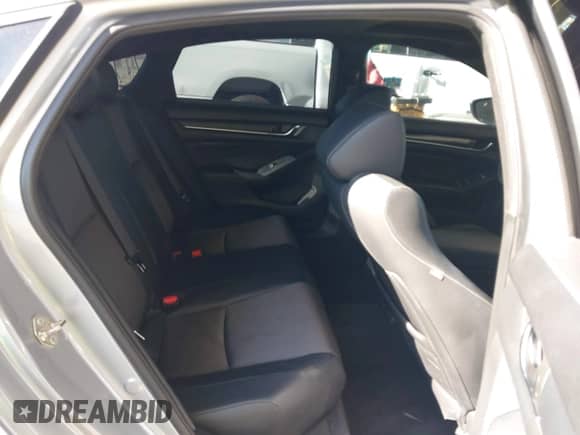 2018 Honda Accord Sport z VIN 1HGCV2F32JA049421, wystawiony jako IAAI lot #43171479 z przebiegiem 77 720 mil mil oraz . Historia ofert i sprzedaży dostępna na DreamBid. Obrazek 8.