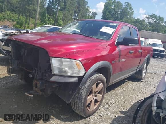 2011 Ram 1500 SLT z VIN 1D7RV1GT5BS580292, wystawiony jako IAAI lot #42258211 z przebiegiem 187 977 mil mil oraz . Historia ofert i sprzedaży dostępna na DreamBid. Obrazek 2.