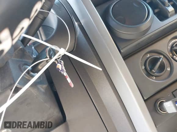 2008 Jeep Wrangler Unlimited X с VIN 1J4GB39118L563682, выставлен на аукционе IAAI как лот 41765503 с пробегом 195 683 миль миль и . История ставок и продаж доступна на DreamBid. Изображение 11.