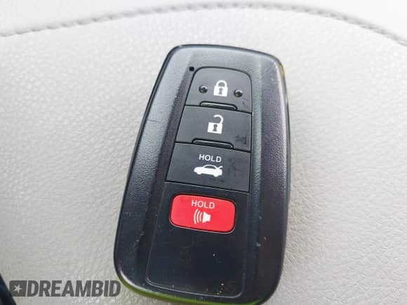 2020 Toyota Camry Hybrid XLE z VIN 4T1F31AK0LU519386, wystawiony jako IAAI lot #43175906 z przebiegiem 33 991 mil mil oraz . Historia ofert i sprzedaży dostępna na DreamBid. Obrazek 11.