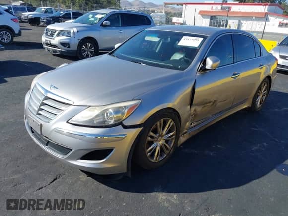 2012 Hyundai Genesis 4.6L с VIN KMHGC4DF8CU178436, выставлен на аукционе IAAI как лот 43471091 с пробегом 158 198 миль миль и . История ставок и продаж доступна на DreamBid. Изображение 2.