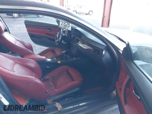 2007 BMW 3 Series 328i с VIN WBAWB335X7PU88031, выставлен на аукционе IAAI как лот 41808541 с пробегом 16 700 миль миль и . История ставок и продаж доступна на DreamBid. Изображение 5.