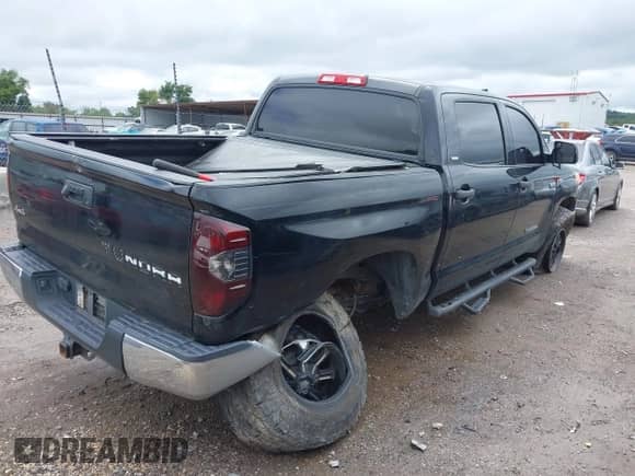 2016 Toyota Tundra SR5 with VIN 5TFDW5F17GX574061, listed as a IAAI auction lot 43099266 with 183,400 mi miles and . Bid and sale history available at DreamBid. Image 4.