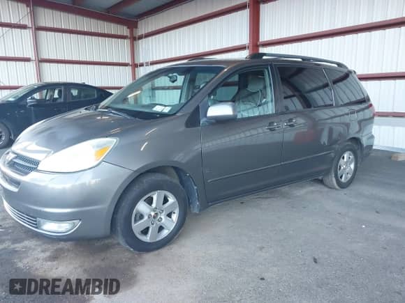 2004 Toyota Sienna XLE z VIN 5TDZA22C34S165888, wystawiony jako IAAI lot #43434586 z przebiegiem 238 214 mil mil oraz . Historia ofert i sprzedaży dostępna na DreamBid. Obrazek 2.