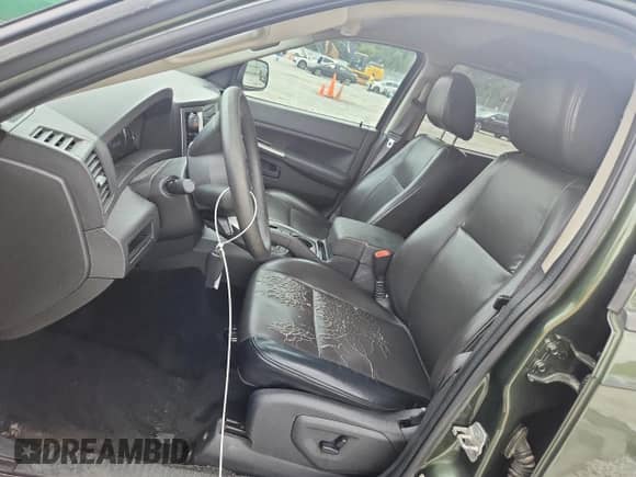 2008 Jeep Grand Cherokee Laredo с VIN 1J8GS48K18C246709, выставлен на аукционе Copart как лот 69727585 с пробегом 188 431 миль миль и Списание • Salvage title. История ставок и продаж доступна на DreamBid. Изображение 7.