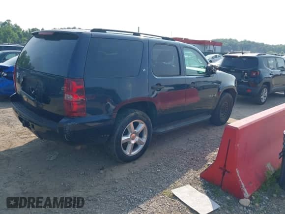 2007 Chevrolet Tahoe LT с VIN 1GNFC13J97J100573, выставлен на аукционе IAAI как лот 42450311 с пробегом 234 099 миль миль и . История ставок и продаж доступна на DreamBid. Изображение 4.