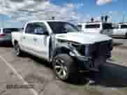 2020 Ram 1500 Limited z VIN 1C6SRFHM6LN319703, wystawiony jako Copart lot #51682135 z przebiegiem 70 459 mil mil oraz Szkoda całkowita • Salvage title. Historia ofert i sprzedaży dostępna na DreamBid. Obrazek 4.