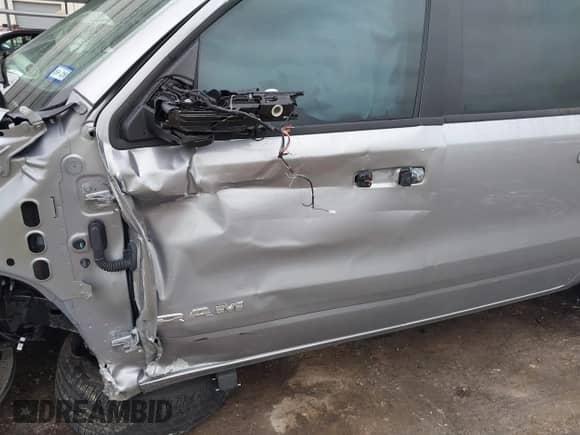 2025 Ram 1500 with VIN 1C6RREJP5SN601648, listed as a IAAI auction lot 41022685 with 2,383 mi miles and . Bid and sale history available at DreamBid. Image 6.