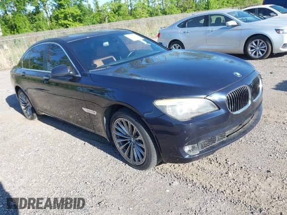 2011 BMW 7 Series 740i с VIN WBAKA4C52BC392112, выставлен на аукционе IAAI как лот 41736939 с пробегом 125 953 миль миль и . История ставок и продаж доступна на DreamBid. Изображение 1.