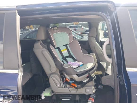 2021 Honda Odyssey EX-L with VIN 5FNRL6H70MB044316, listed as a IAAI auction lot 42163721 with 36,550 mi miles and . Bid and sale history available at DreamBid. Image 8.