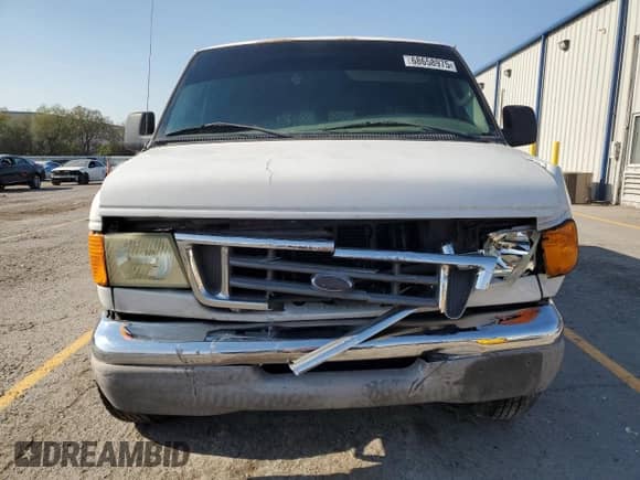 2004 Ford Econoline Cargo with VIN 1FTSS34S14HA04260, listed as a Copart auction lot 68658975 with Not provided miles and Salvage title. Bid and sale history available at DreamBid. Image 5.