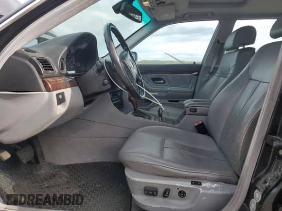 2001 BMW 7 Series 740iL с VIN WBAGH834X1DP27531, выставлен на аукционе Copart как лот 64876605 с пробегом 140 936 миль миль и Чистый • Clean title. История ставок и продаж доступна на DreamBid. Изображение 7.