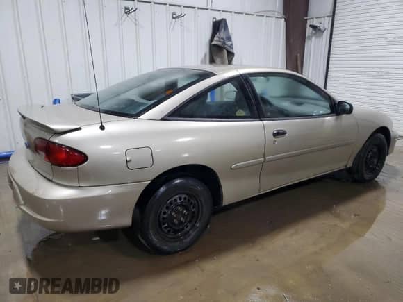 2002 Chevrolet Cavalier with VIN 1G1JC124X27355827, listed as a Copart auction lot 81188945 with 129,097 mi miles and Salvage title. Bid and sale history available at DreamBid. Image 3.
