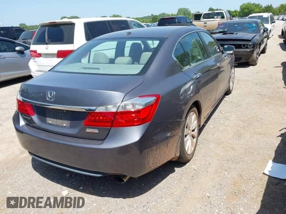 2013 Honda Accord EX-L z VIN 1HGCR2F84DA168611, wystawiony jako IAAI lot #42801977 z przebiegiem 110 943 mil mil oraz . Historia ofert i sprzedaży dostępna na DreamBid. Obrazek 4.