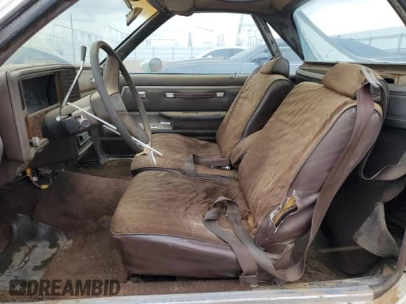 1984 Chevrolet El Camino с VIN 1GCCW80H5ER121402, выставлен на аукционе Copart как лот 45208185 с пробегом 1 617 миль миль и Чистый • Clean title. История ставок и продаж доступна на DreamBid. Изображение 7.
