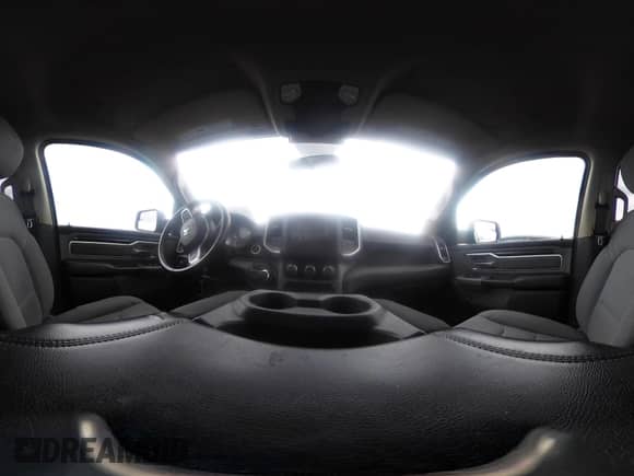 2020 Ram 1500 Big Horn z VIN 1C6RREBT4LN209998, wystawiony jako IAAI lot #42383891 z przebiegiem 67 555 mil mil oraz . Historia ofert i sprzedaży dostępna na DreamBid. Obrazek 18.