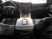 2015 Cadillac Escalade ESV Premium с VIN 1GYS3JKJ0FR188190, выставлен на аукционе Copart как лот 66292485 с пробегом 71 780 миль миль и Списание • Salvage title. История ставок и продаж доступна на DreamBid. Изображение 8.