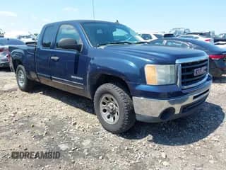 2010 GMC Sierra 1500 SL z VIN 1GTSKUEA2AZ271294, wystawiony jako IAAI lot #42718370 z przebiegiem 238 836 mil mil oraz . Historia ofert i sprzedaży dostępna na DreamBid. Obrazek 1.