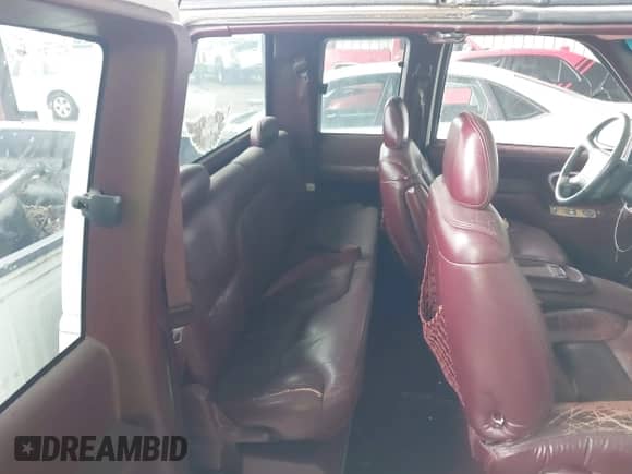 1996 Chevrolet Silverado 1500 с VIN 2GCEC19R6T1205612, выставлен на аукционе IAAI как лот 42381693 с пробегом 194 859 миль миль и . История ставок и продаж доступна на DreamBid. Изображение 8.