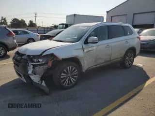 2020 Mitsubishi Outlander ES z VIN JA4AZ3A37LZ033186, wystawiony jako Copart lot #65353985 z przebiegiem 102 135 mil mil oraz Szkoda całkowita • Salvage title. Historia ofert i sprzedaży dostępna na DreamBid. Obrazek 1.