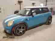 2009 MINI Hardtop с VIN WMWMF33569TT69852, выставлен на аукционе Copart как лот 85374365 с пробегом 139 441 миль миль и Списание • Salvage title. История ставок и продаж доступна на DreamBid. Изображение 1.