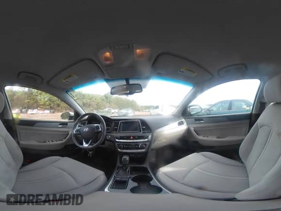 2018 Hyundai Sonata Limited с VIN 5NPE34AF0JH610007, выставлен на аукционе IAAI как лот 43538216 с пробегом 105 307 миль миль и . История ставок и продаж доступна на DreamBid. Изображение 18.