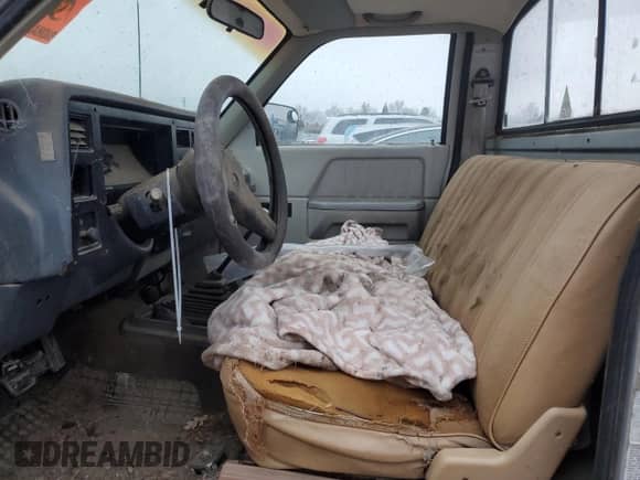 1988 Dodge Dakota с VIN 1B7GR14X7JS669387, выставлен на аукционе Copart как лот 86555654 с пробегом 170 933 миль миль и Чистый • Clean title. История ставок и продаж доступна на DreamBid. Изображение 7.