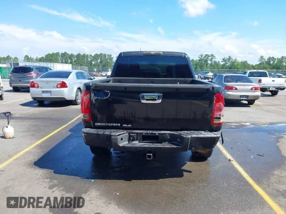 2008 GMC Sierra 1500 SL with VIN 2GTEK13C281133130, listed as a IAAI auction lot 42625085 with 301,303 mi miles and . Bid and sale history available at DreamBid. Image 16.