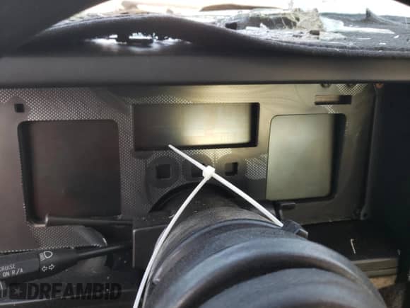 1985 Chevrolet Corvette with VIN 1G1YY0788F5138977, listed as a Copart auction lot 82021484 with Not provided miles and Non repairable. Bid and sale history available at DreamBid. Image 9.