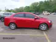 2014 Chevrolet Sonic LT z VIN 1G1JC5SB8E4231275, wystawiony jako IAAI lot #42182323 z przebiegiem 85 516 mil mil oraz . Historia ofert i sprzedaży dostępna na DreamBid. Obrazek 13.