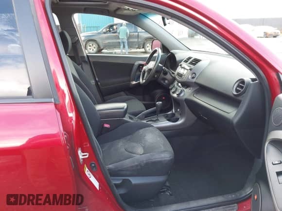 2007 Toyota RAV4 Sport with VIN JTMBD32V875086758, listed as a IAAI auction lot 43369170 with 140,698 mi miles and . Bid and sale history available at DreamBid. Image 5.