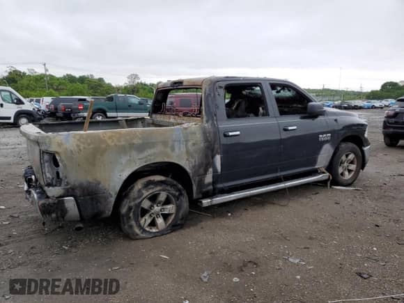 2018 Ram 1500 Big Horn z VIN 1C6RR7LG2JS229825, wystawiony jako Copart lot #67537685 z przebiegiem Nie podano mil oraz Nie do naprawy • Non repairable. Historia ofert i sprzedaży dostępna na DreamBid. Obrazek 3.