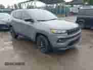2023 Jeep Compass Latitude Lux с VIN 3C4NJDFN7PT558387, выставлен на аукционе IAAI как лот 43028238 с пробегом 19 083 миль миль и . История ставок и продаж доступна на DreamBid. Изображение 1.