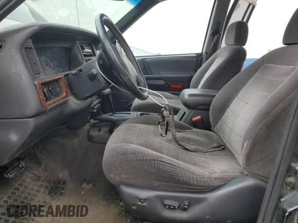 1996 Jeep Grand Cherokee с VIN 1J4EZ58S8TC106529, выставлен на аукционе Copart как лот 50163965 с пробегом 226 951 миль миль и Списание • Salvage title. История ставок и продаж доступна на DreamBid. Изображение 7.