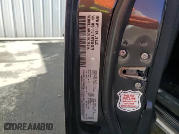 2023 Ram 1500 SLT z VIN 1C6RR6TT1PS564672, wystawiony jako Copart lot #46236485 z przebiegiem 12 055 mil mil oraz Nie do naprawy • Non repairable. Historia ofert i sprzedaży dostępna na DreamBid. Obrazek 13.