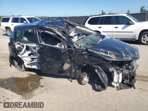 2022 Toyota Corolla Cross L z VIN 7MUAAAAG1NV012977, wystawiony jako Copart lot #82085855 z przebiegiem Nie podano mil oraz Nie do naprawy • Non repairable. Historia ofert i sprzedaży dostępna na DreamBid. Obrazek 4.