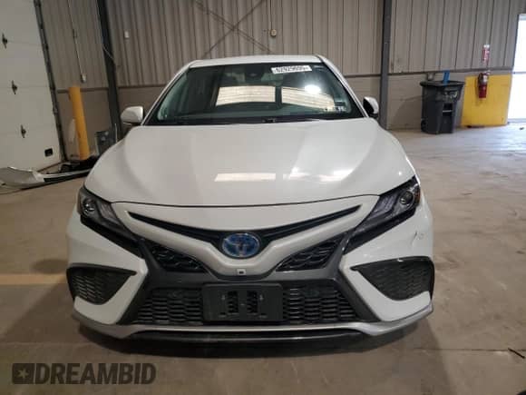 2021 Toyota Camry Hybrid XSE with VIN 4T1K31AK5MU553968, listed as a Copart auction lot 62929095 with 62,559 mi miles and Salvage title. Bid and sale history available at DreamBid. Image 5.