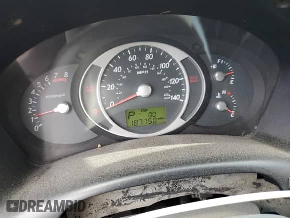 2006 Hyundai Tucson GL z VIN KM8JM12B86U415996, wystawiony jako Copart lot #69884555 z przebiegiem 187 750 mil mil oraz Czysty tytuł • Clean title. Historia ofert i sprzedaży dostępna na DreamBid. Obrazek 9.