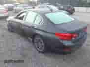 2019 BMW 5 Series 530e xDrive z VIN WBAJB1C54KB375146, wystawiony jako IAAI lot #43233813 z przebiegiem 79 646 mil mil oraz . Historia ofert i sprzedaży dostępna na DreamBid. Obrazek 3.