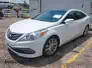 2017 Hyundai Azera Limited z VIN KMHFH4JGXHA588500, wystawiony jako IAAI lot #42888010 z przebiegiem 131 310 mil mil oraz . Historia ofert i sprzedaży dostępna na DreamBid. Obrazek 2.