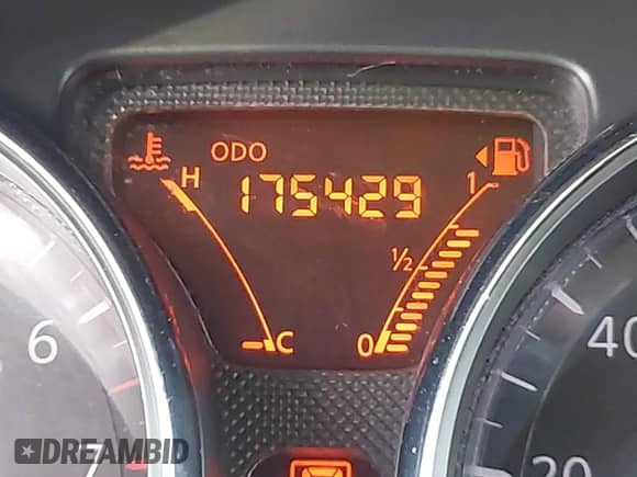 2016 Nissan Note SV z VIN 3N1CE2CP0GL405925, wystawiony jako IAAI lot #43025453 z przebiegiem 175 429 mil mil oraz . Historia ofert i sprzedaży dostępna na DreamBid. Obrazek 7.