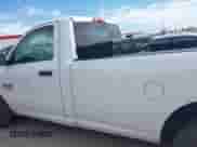 2017 Ram 1500 Tradesman с VIN 3C6JR6DG5HG774182, выставлен на аукционе IAAI как лот 42314140 с пробегом 132 895 миль миль и . История ставок и продаж доступна на DreamBid. Изображение 14.