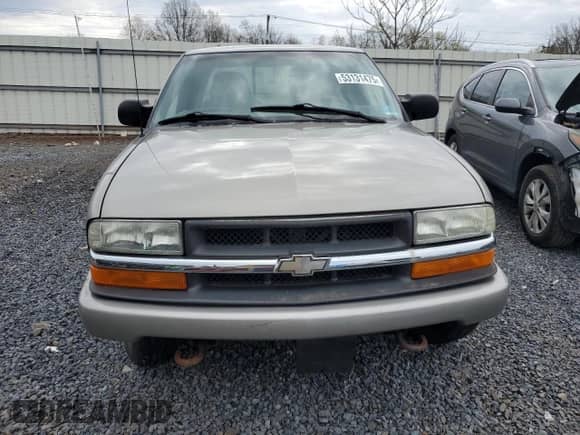 2003 Chevrolet S-10 LS с VIN 1GCDT19X738273702, выставлен на аукционе Copart как лот 53131475 с пробегом 77 843 миль миль и Чистый • Clean title. История ставок и продаж доступна на DreamBid. Изображение 5.