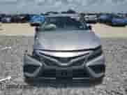 2023 Toyota Camry SE z VIN 4T1G11AK9PU104521, wystawiony jako Copart lot #63671725 z przebiegiem 69 960 mil mil oraz Nie do naprawy • Non repairable. Historia ofert i sprzedaży dostępna na DreamBid. Obrazek 5.