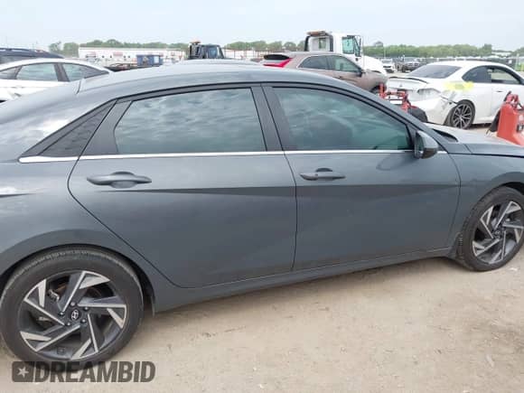 2024 Hyundai Elantra SEL с VIN KMHLS4DGXRU761920, выставлен на аукционе IAAI как лот 43064401 с пробегом 14 433 миль миль и . История ставок и продаж доступна на DreamBid. Изображение 13.