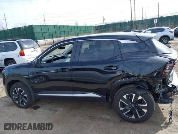 2025 Nissan Kicks SV with VIN 3N8AP6CB0SL341585, listed as a IAAI auction lot 41639532 with 902 mi miles and . Bid and sale history available at DreamBid. Image 14.